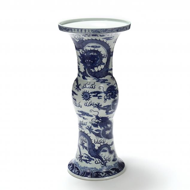 A TALL CHINESE PORCELAIN BLUE AND 3b6aea