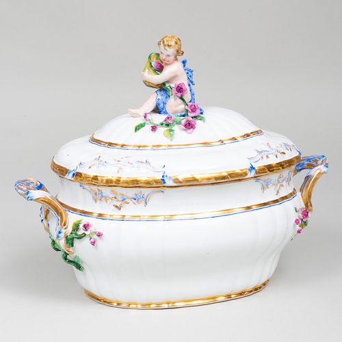 BERLIN PORCELAIN TUREEN AND COVER 3b9381
