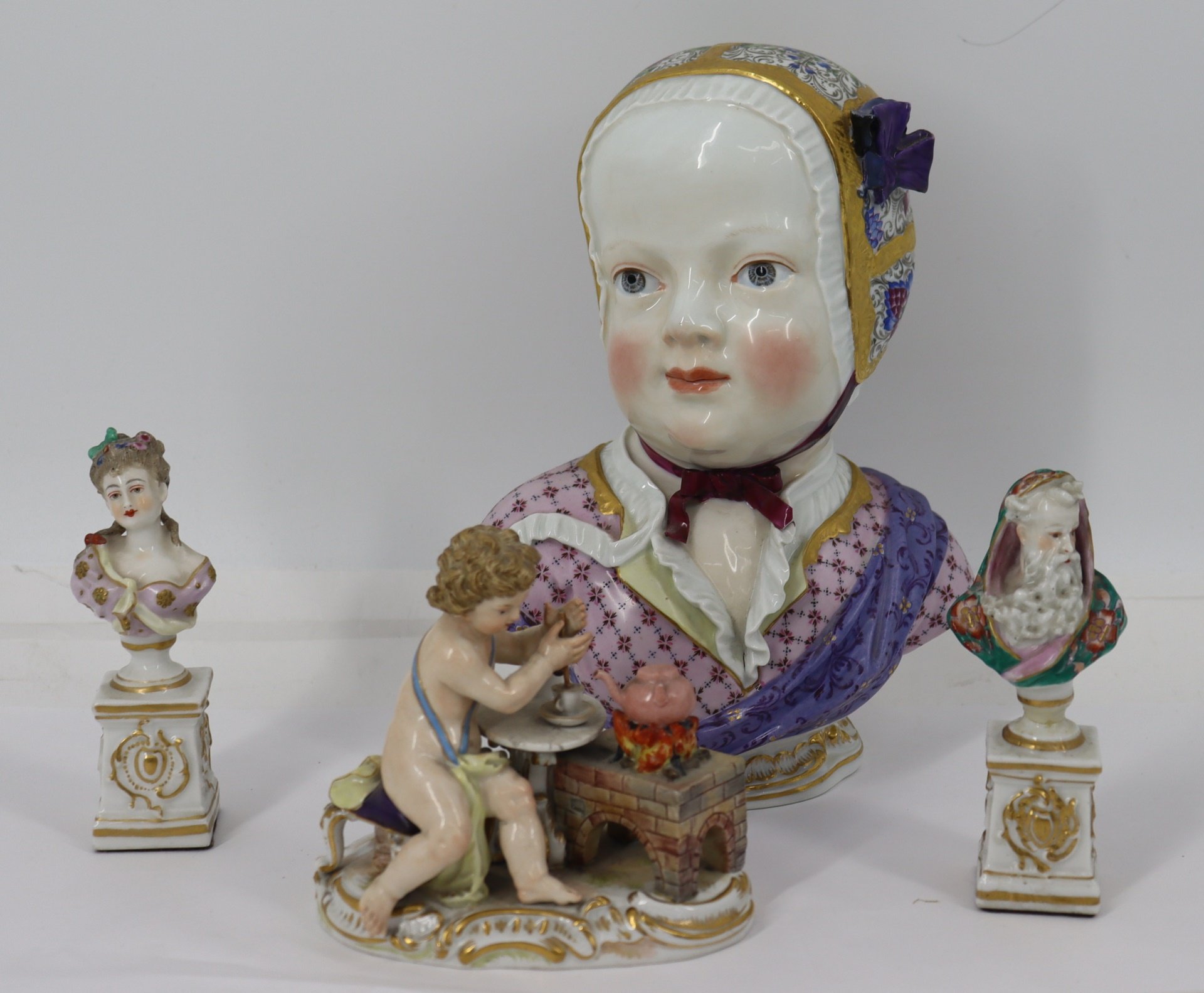 MEISSEN LOT OF ASSORTED PORCELAIN