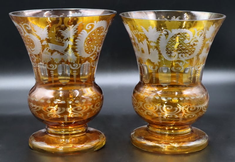 2 ANTIQUE ETCHED AMBER GLASS URNS 3b96c7