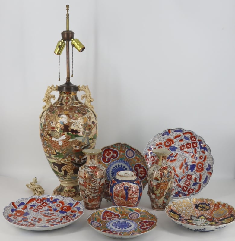 GROUPING OF JAPANESE SATSUMA PORCELAINS  3b96d9