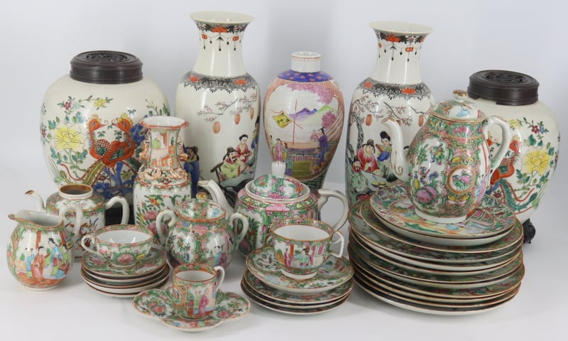 COLLECTION OF CHINESE EXPORT PORCELAINS.