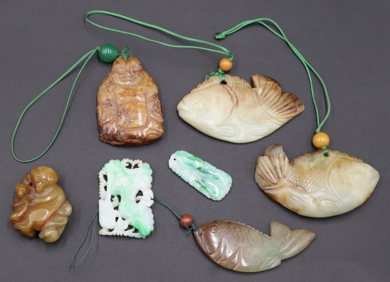 CARVED JADE AND HARDSTONE GROUPING  3b96ff