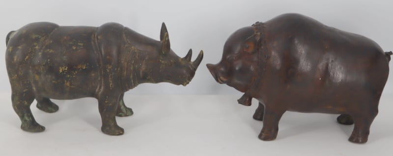  2 CHINESE BRONZE ANIMALS Includes 3b970a