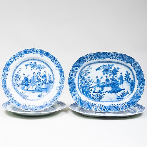 PAIR OF CHINESE EXPORT BLUE AND 3b9758