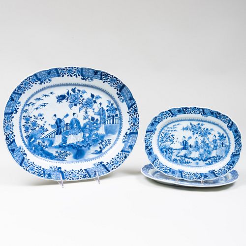 PAIR OF CHINESE EXPORT BLUE AND 3b975a