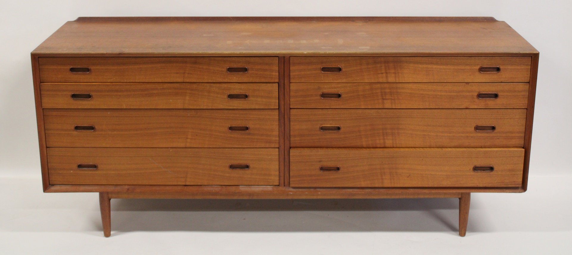 MIDCENTURY DANISH MODERN TEAK DRESSER  3b97ac