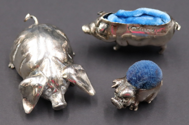 SILVER 3 SILVER PIGS INCLUDING 3b9881