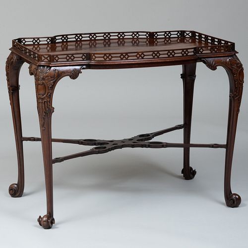 FINE GEORGE III CARVED MAHOGANY 3b98b5