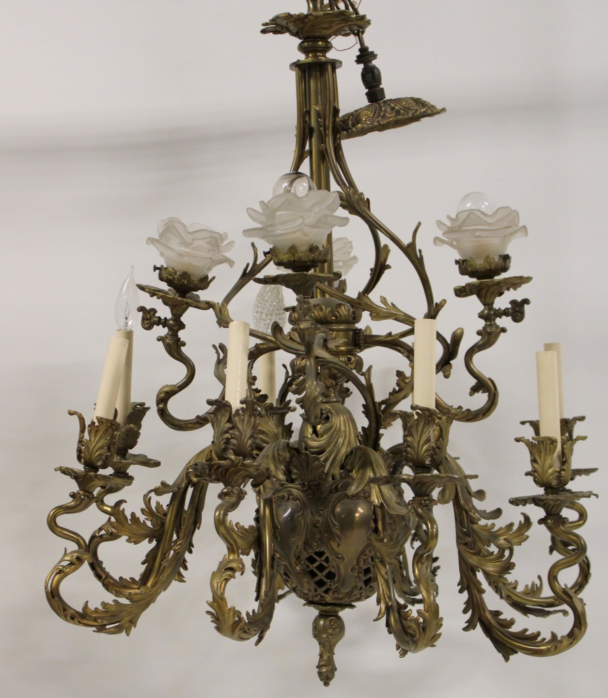 ANTIQUE 12 ARM CHANDELIER WITH 3b9ccd