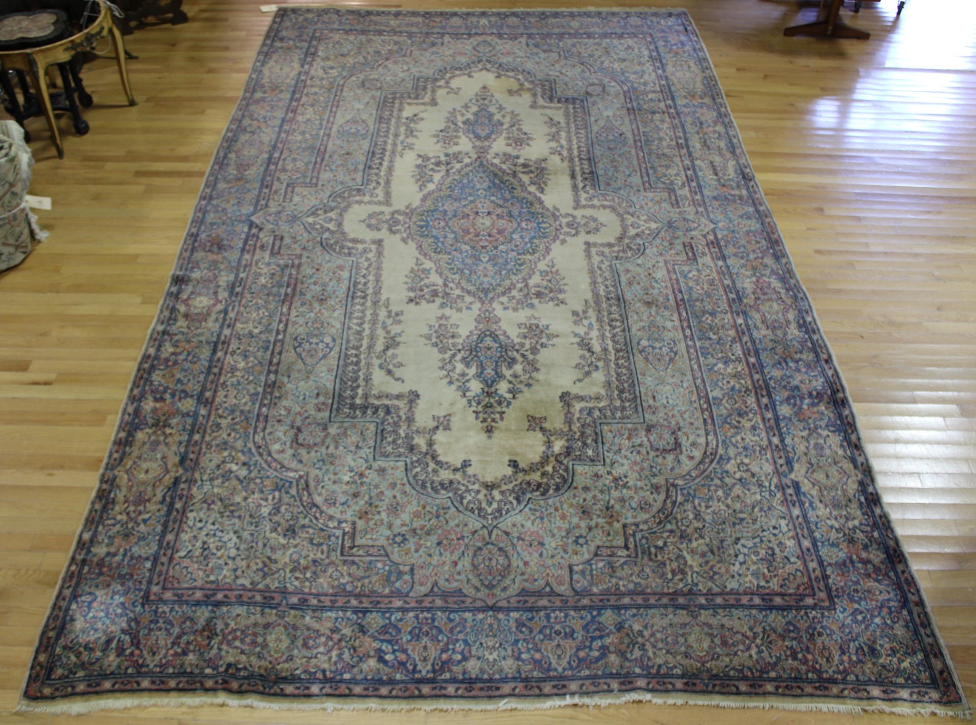 ANTIQUE AND FINELY HAND WOVEN KERMAN 3b9dd1