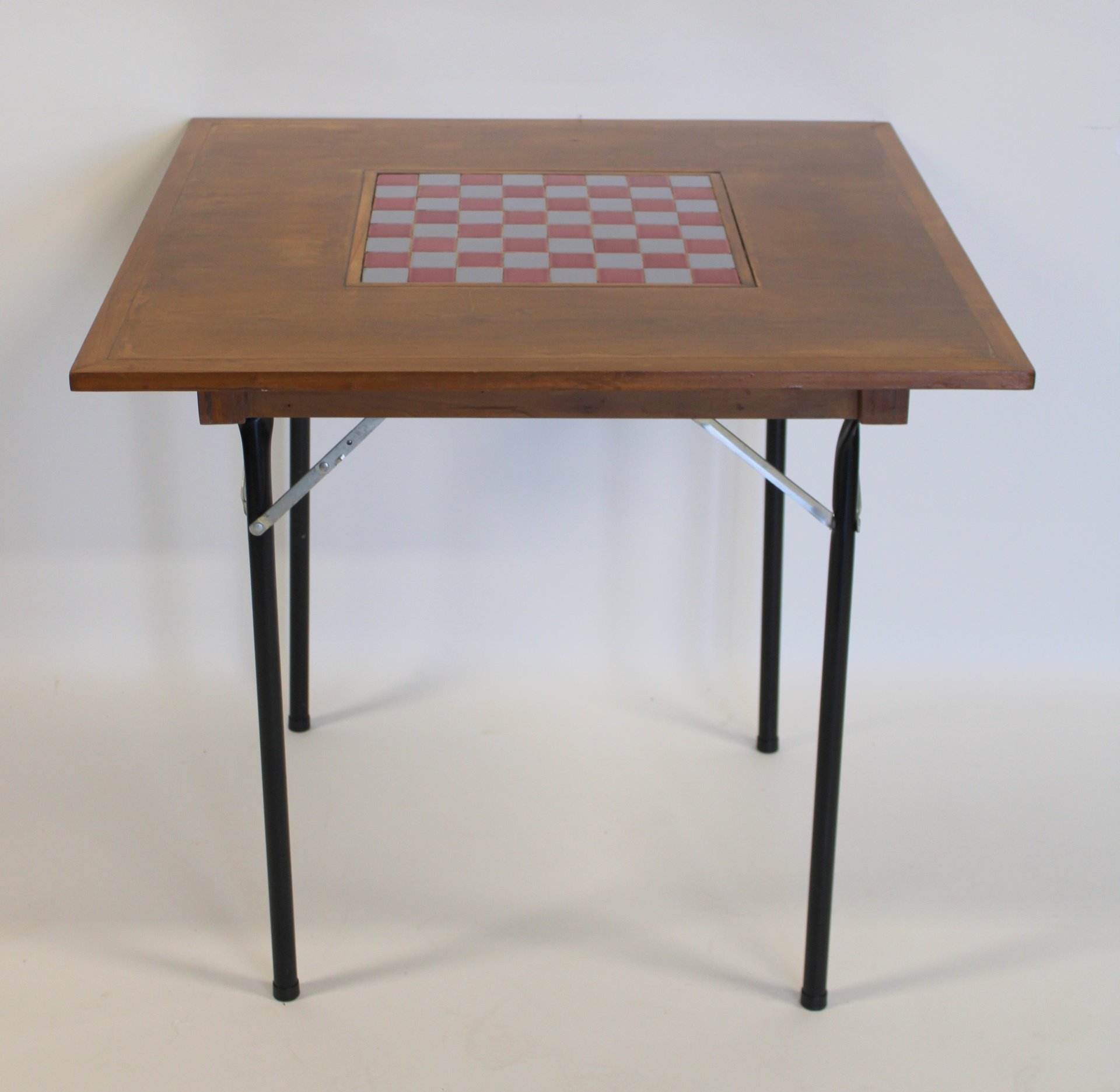 MIDCENTURY FOLDING GAME TABLE WITH 3b9def