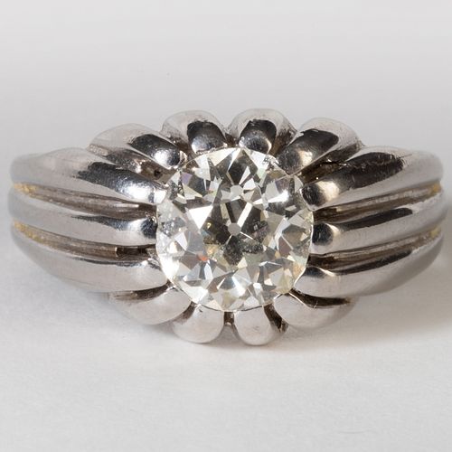 PLATINUM AND DIAMOND RINGUnmarked  3b9e13