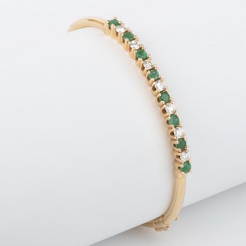 14K GOLD EMERALD AND DIAMOND BANGLE 3b9e34