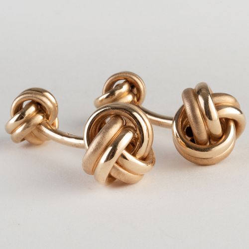 PAIR OF 14K GOLD KNOTTED CUFFLINKSMarked