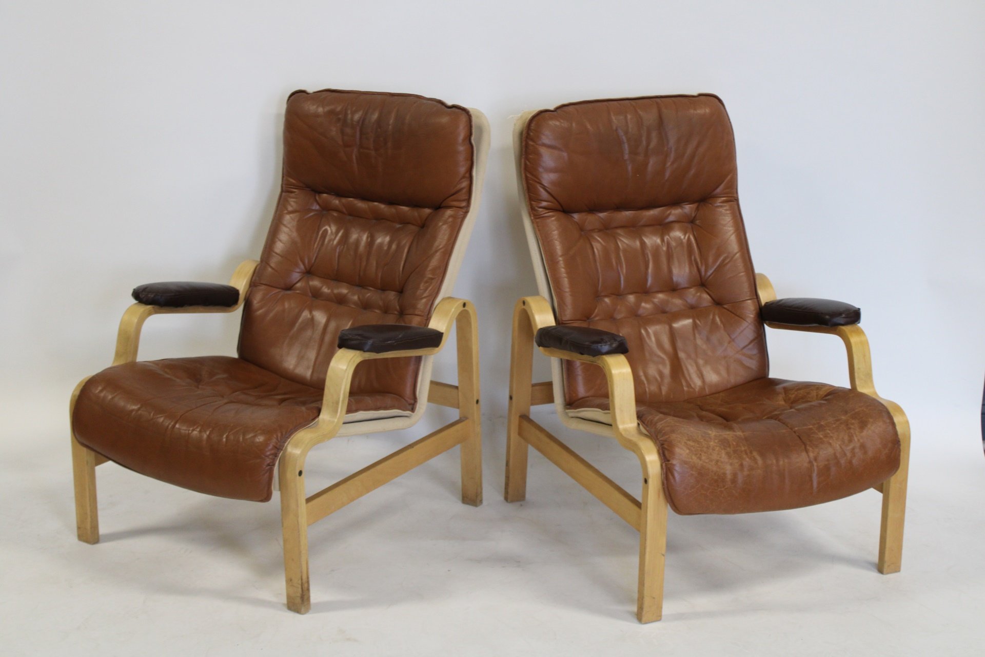 A PAIR OF ALVAR AALTO STYLE BENTWOOD