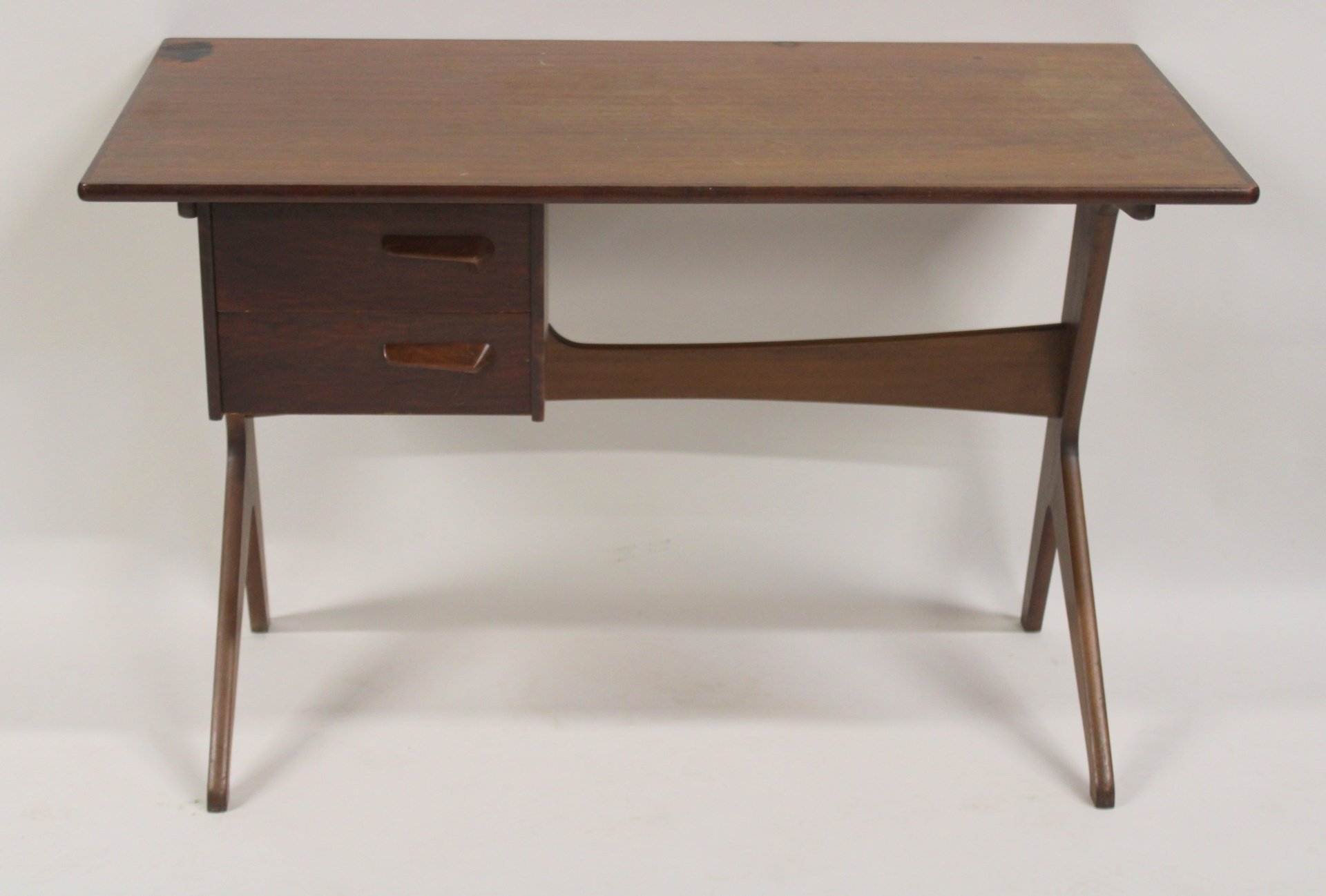 MILLS - DENMARK MIDCENTURY TEAK DESK.