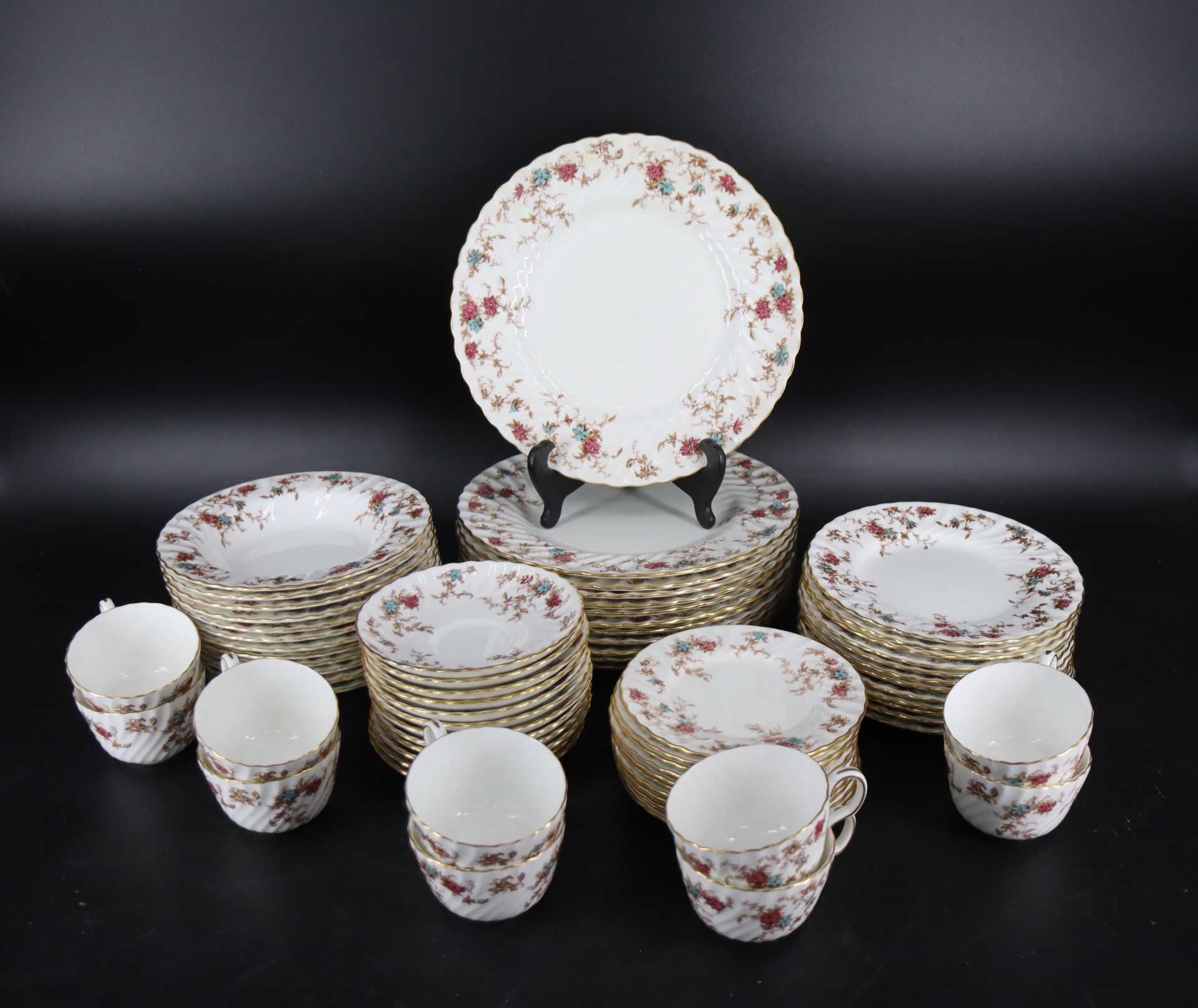 MINTON FINE BONE CHINA 69 PIECE 3ba06a