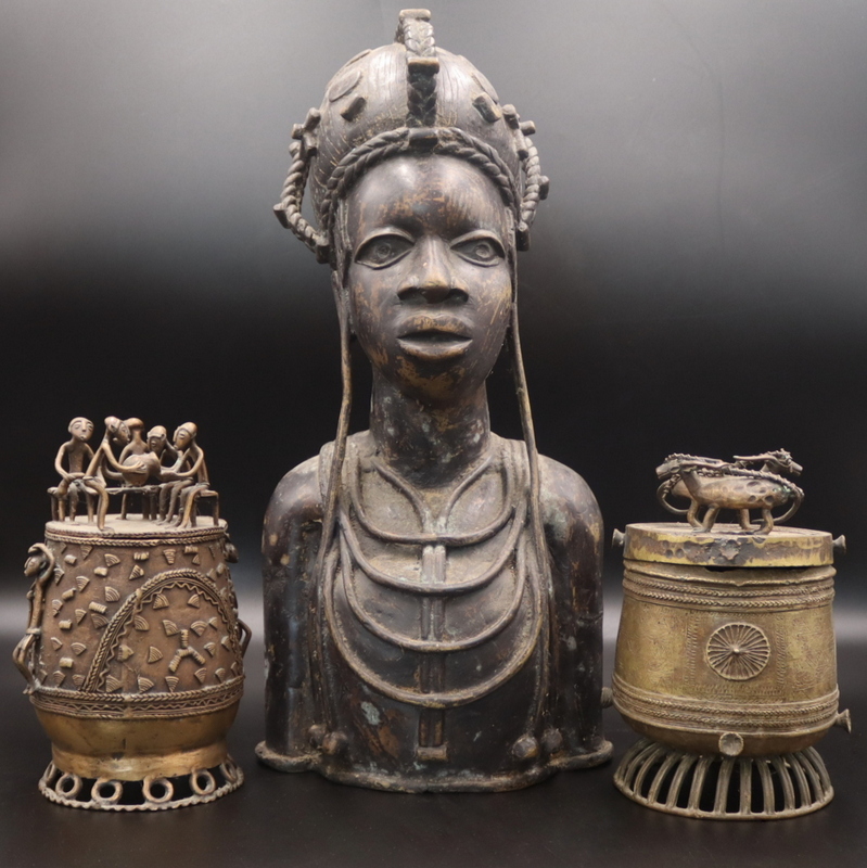 COLLECTION OF AFRICAN BRONZE OBJECTS 3ba0a2