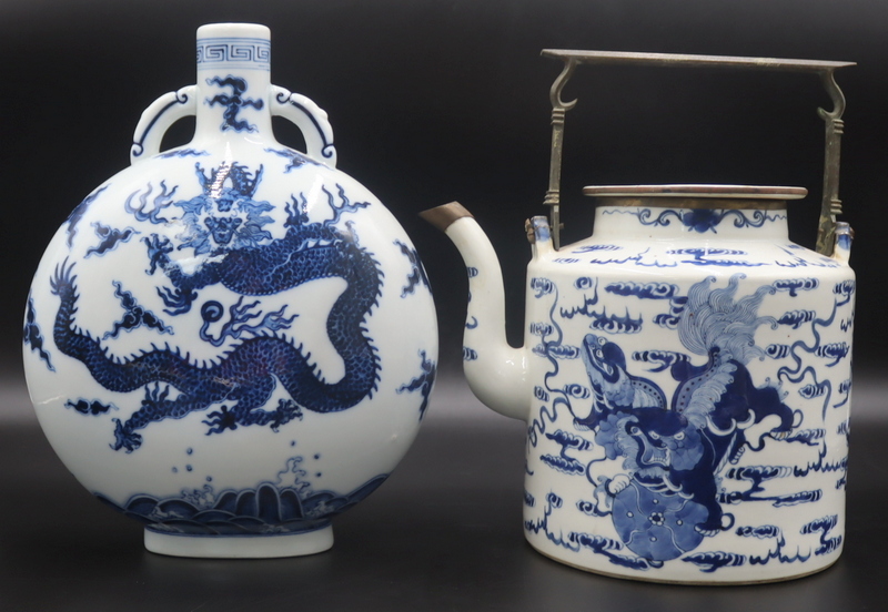 CHINESE BLUE AND WHITE GROUPING  3ba0cd