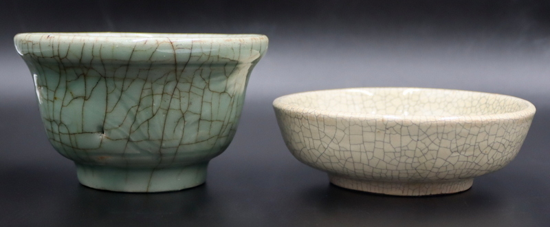  2 CHINESE CRACKLE GLAZE BOWLS  3ba0c4