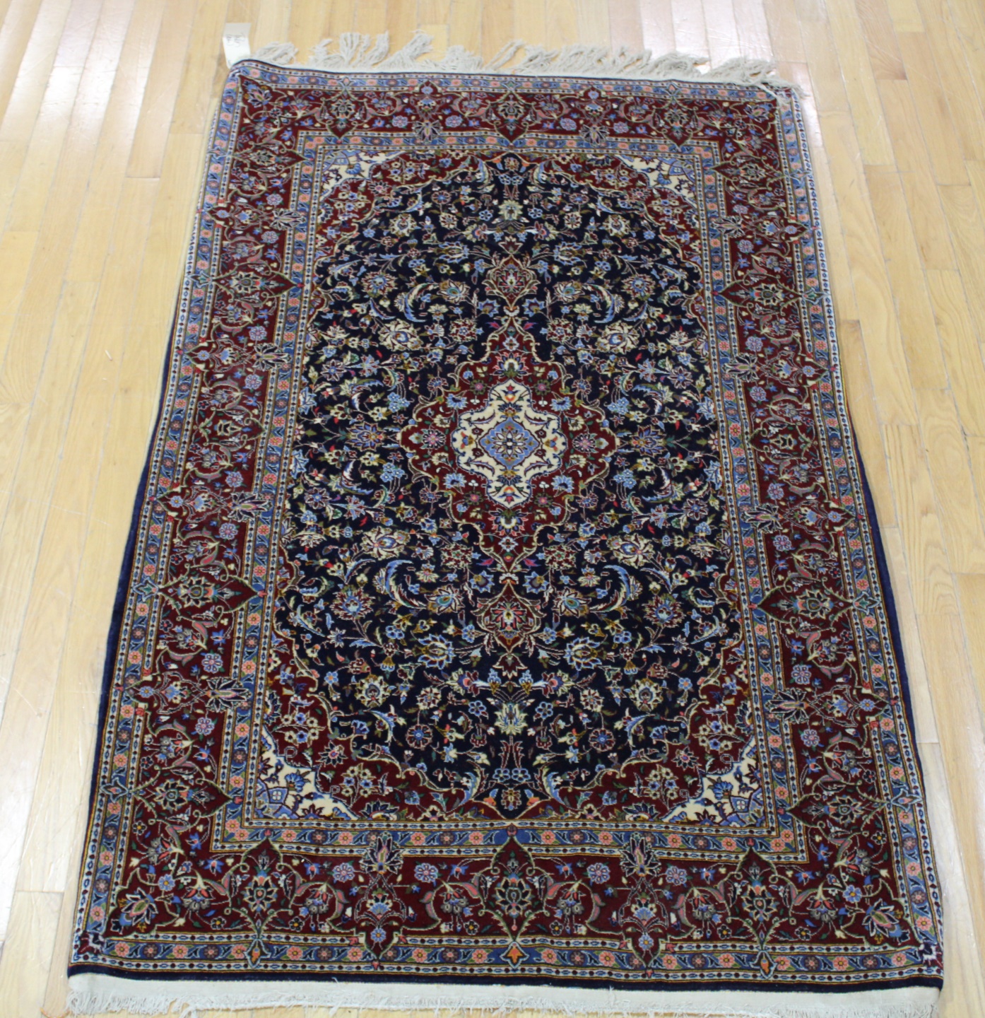 VINTAGE AND FINELY HAND WOVEN TABRIZ  3ba0e5