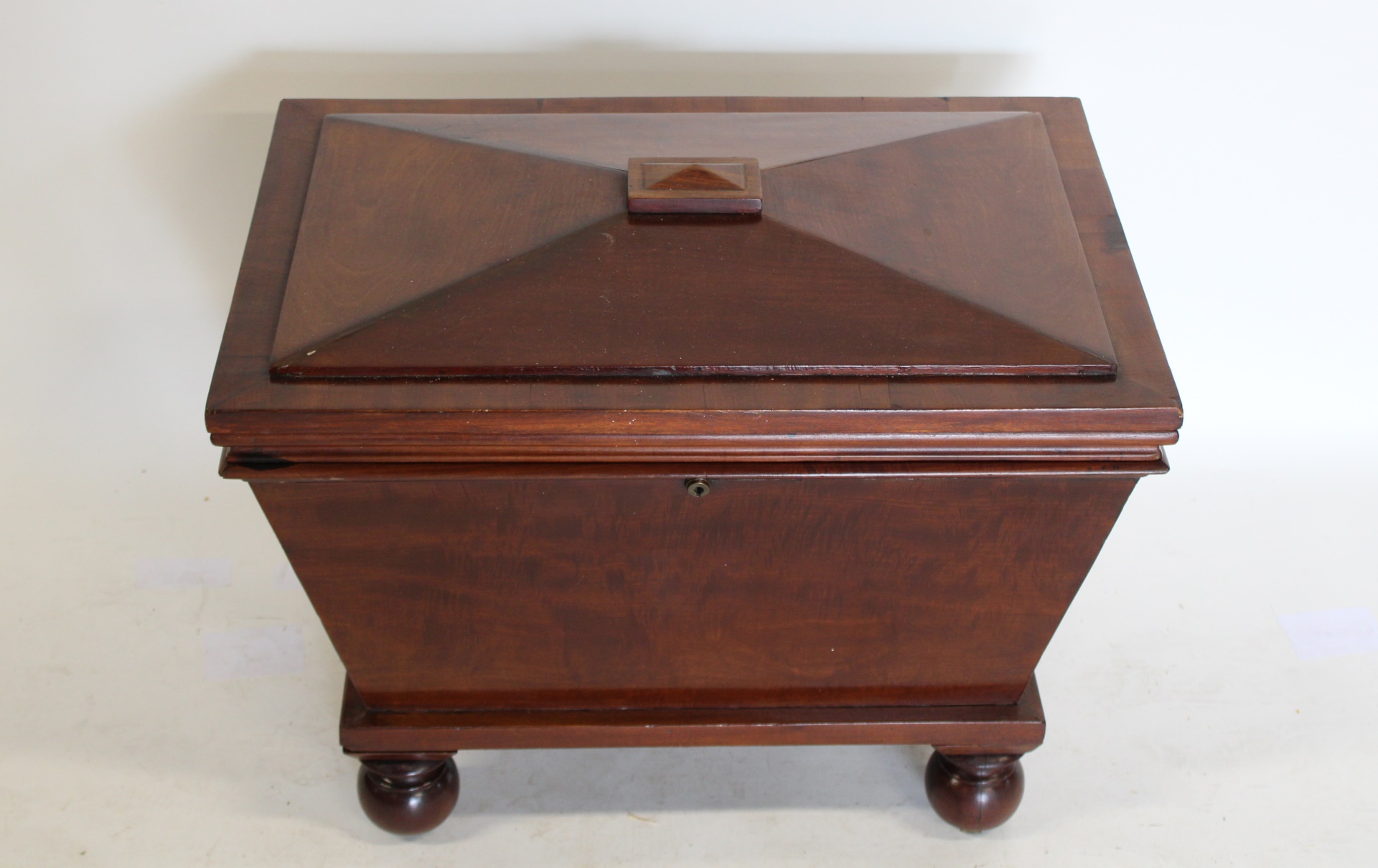 GEORGE III MAHOGANY WINE COOLER  3ba114