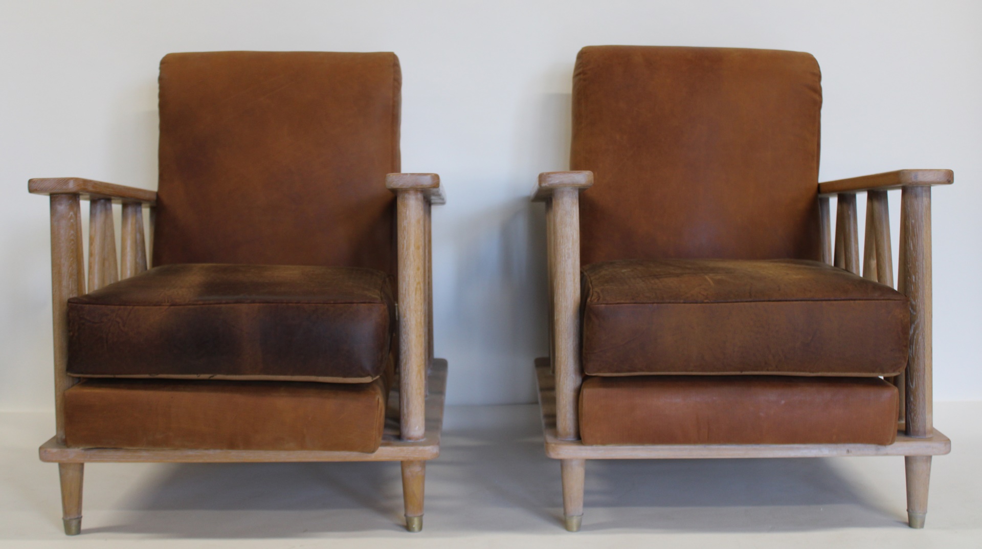 PAIR OF BLONDE WOOD ARM CHAIRS 3ba128