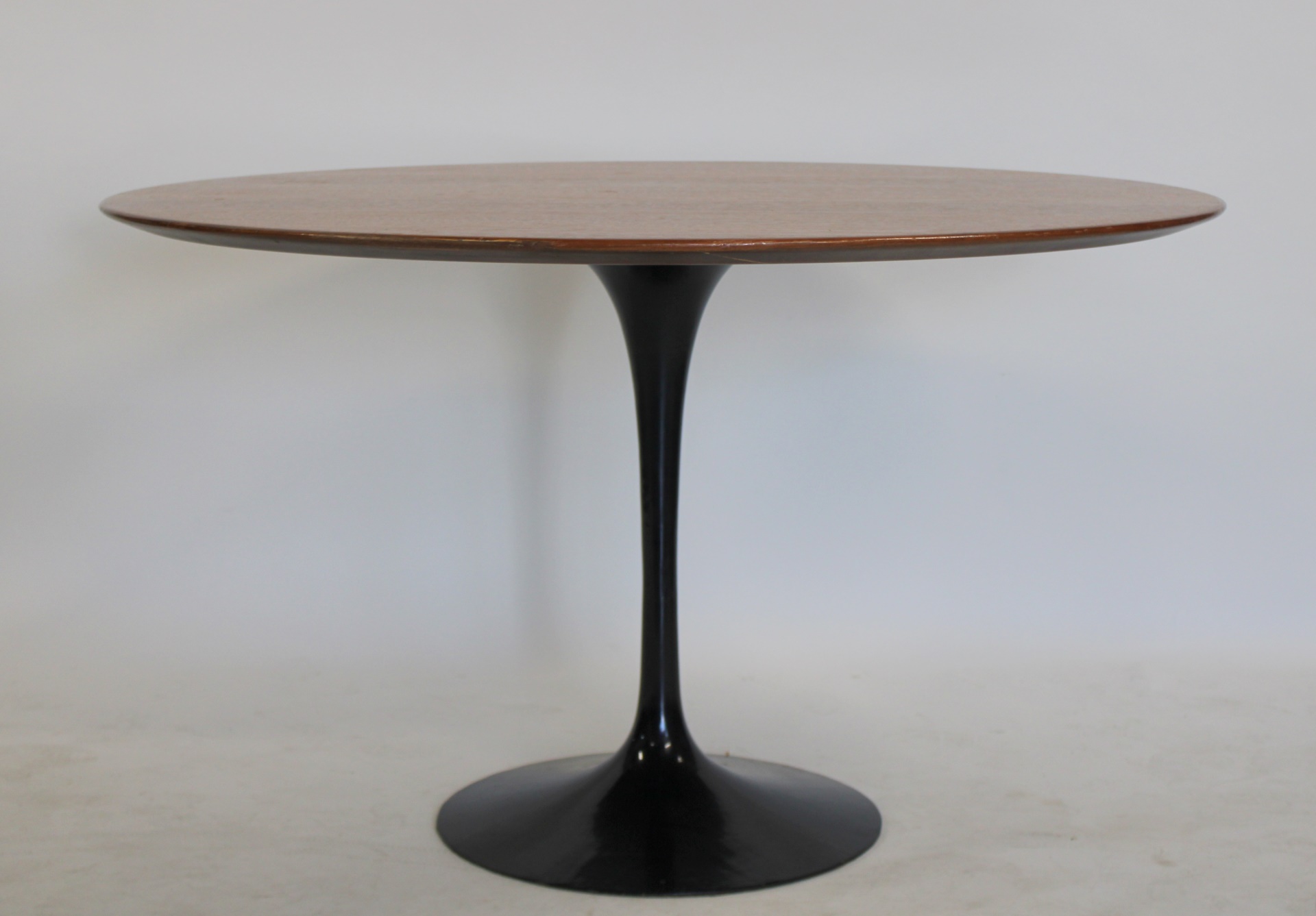 MIDCENTURY SAARINEN STYLE WOOD