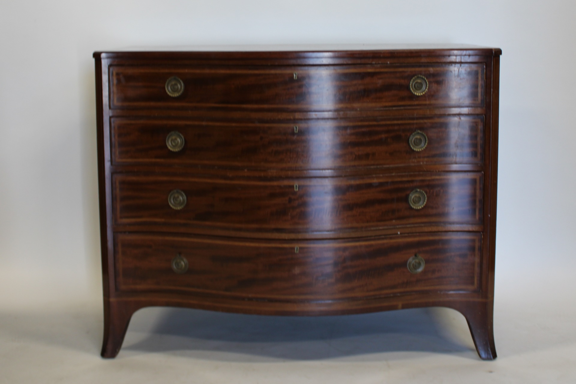 ANTIQUE MAHOGANY BOW FRONT COMMODE  3ba14e