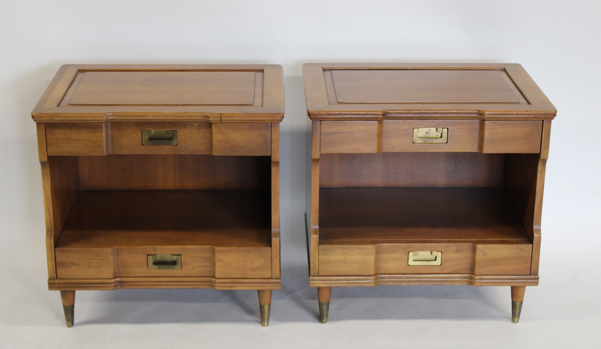 A MIDCENTURY PAIR OF JOHN WIDDICOMB 3ba162