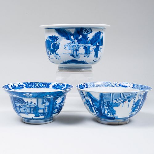 THREE CHINESE BLUE AND WHITE PORCELAIN 3ba1b8