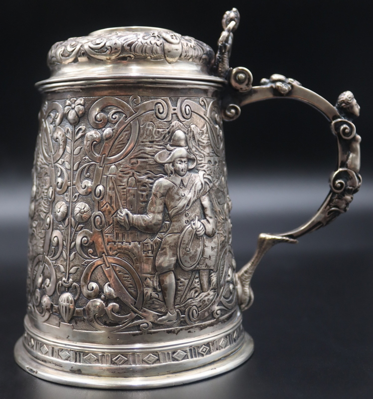 SILVER. ANTIQUE CONTINENTAL SILVER TANKARD.