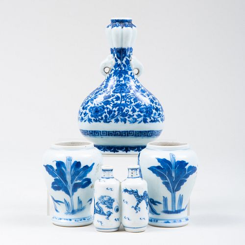 GROUP OF FOUR CHINESE BLUE AND