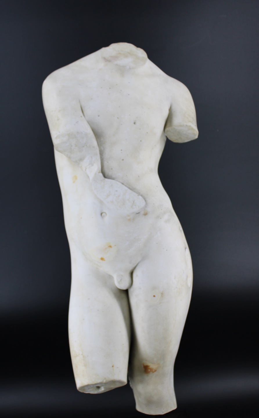 ANTIQUE ROMAN MARBLE TORSO ON STAND.