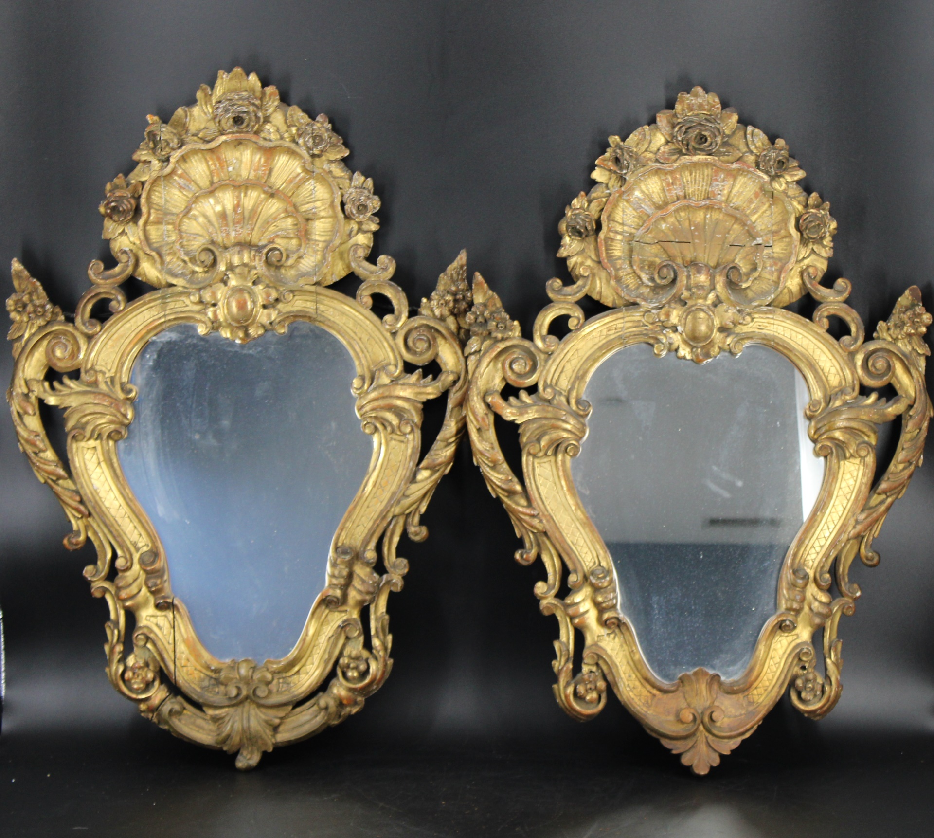 AN ANTIQUE NEAR PAIR OF CARVED 3ba43f