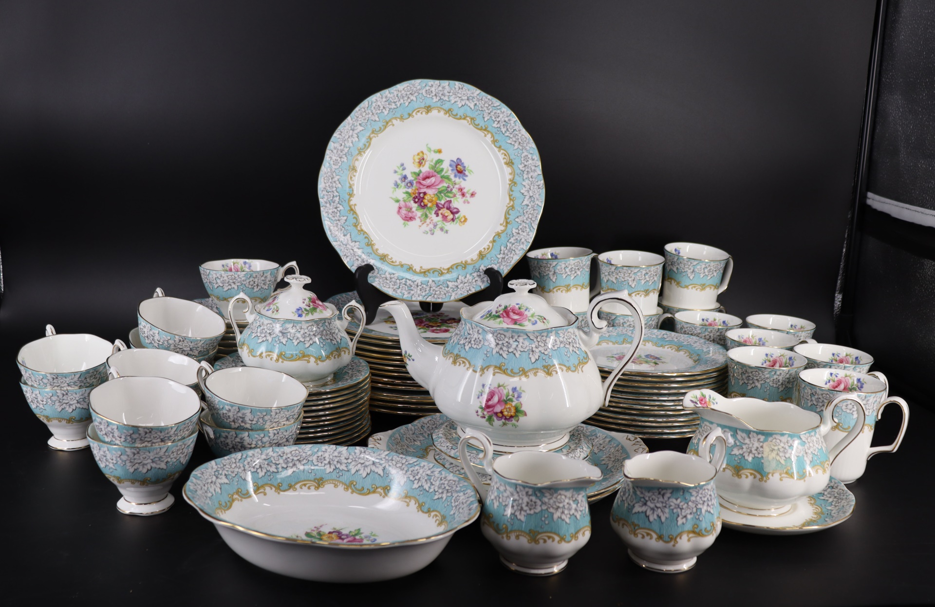 GROUPING OF ROYAL ALBERT BONE CHINA 3ba566