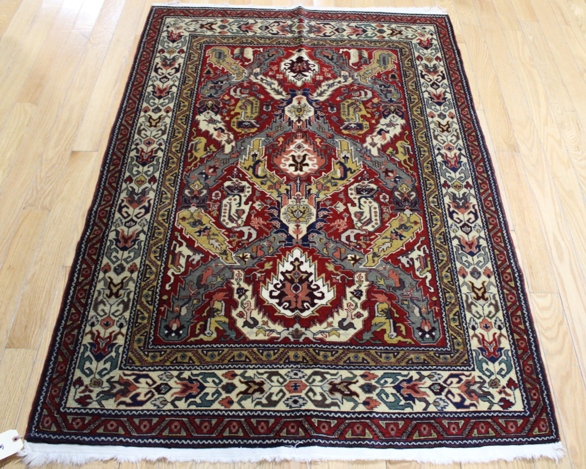 ANTIQUE AND FINELY HAND WOVEN CARPET  3ba5be
