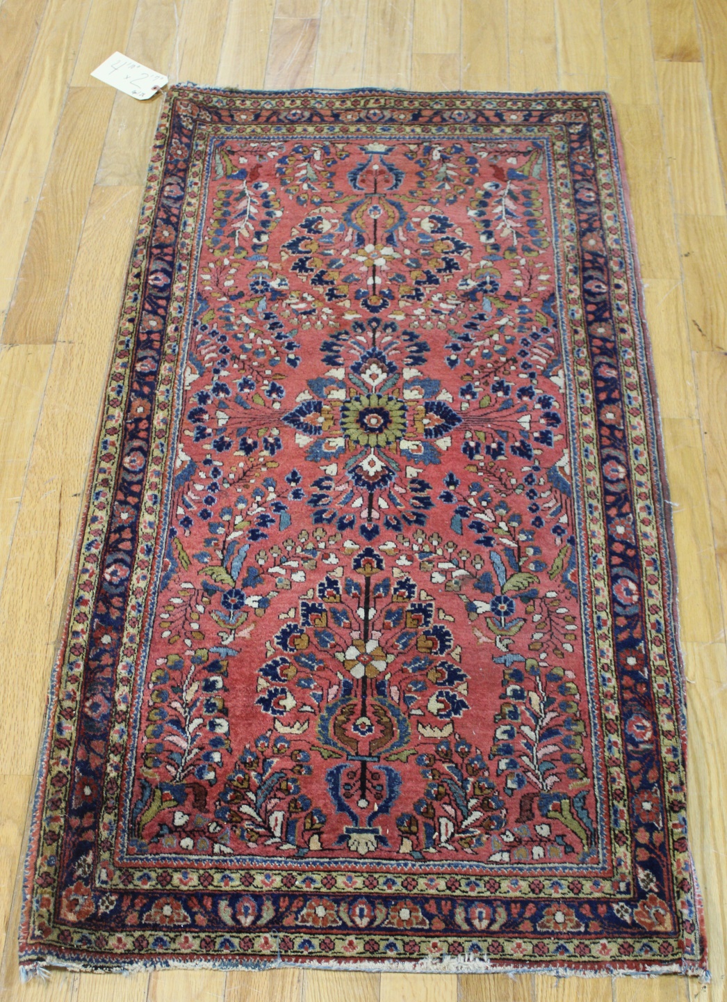 ANTIQUE AND FINELY HAND WOVEN SAROUK