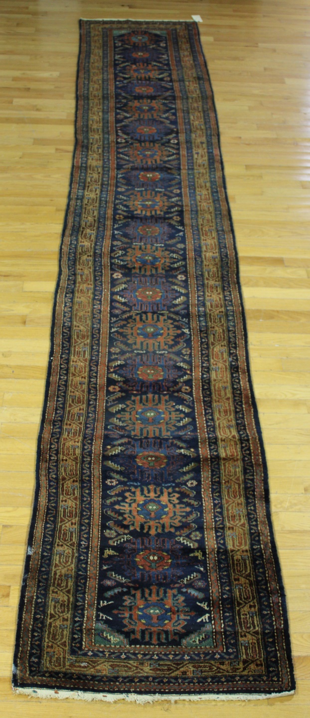 ANTIQUE AND FINELY HAND WOVEN RUNNER  3ba5d1