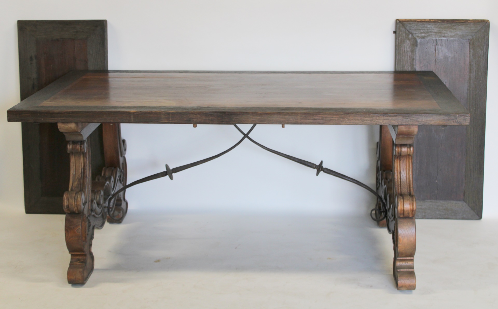 ANTIQUE SPANISH STYLE TABLE WITH 3ba5dc