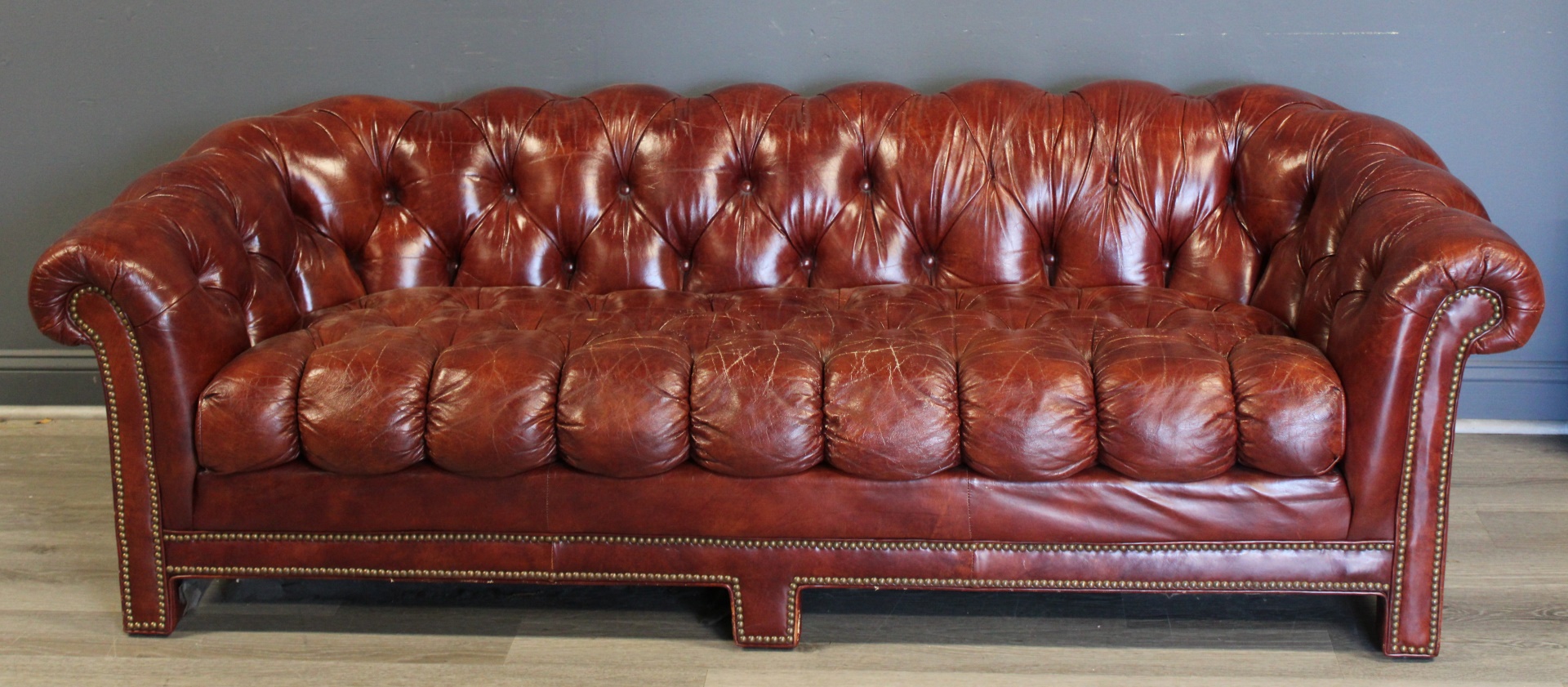 VINTAGE BROWN LEATHER CHESTERFIELD 3ba5fd