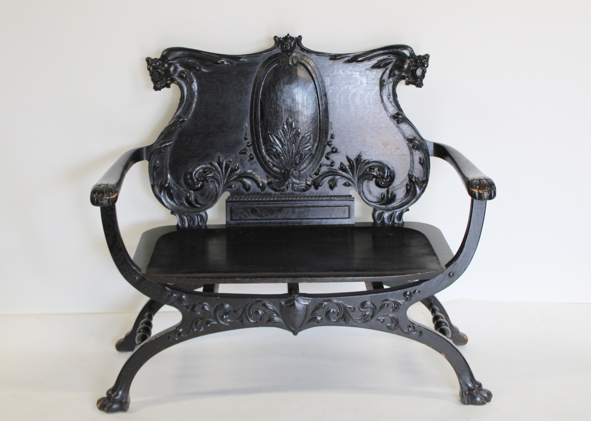 VICTORIAN CARVED SETTEE WITH GRIFFIN
