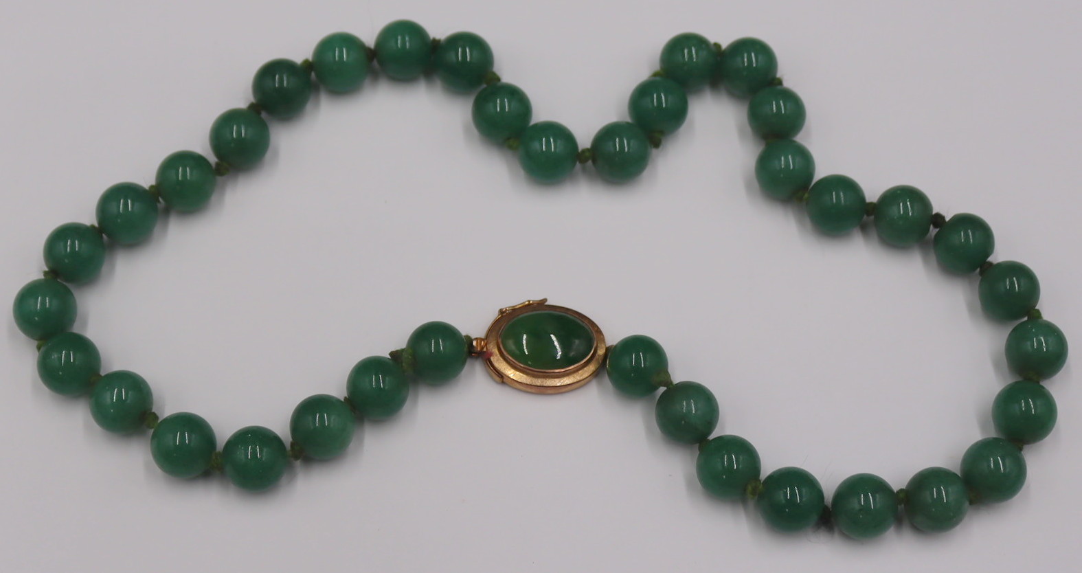 JEWELRY 14KT GOLD AND JADE BEADED 3ba663