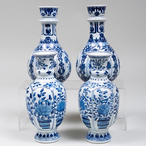 TWO PAIRS OF CHINESE BLUE AND WHITE