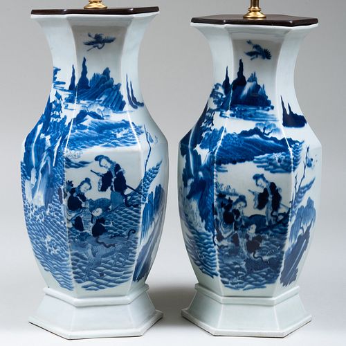 PAIR OF CHINESE BLUE AND WHITE 3ba76a