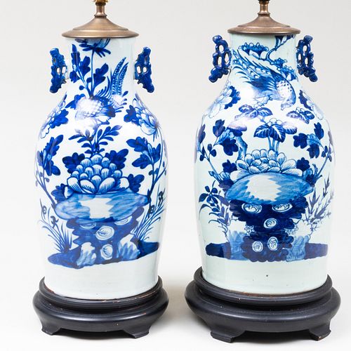 TWO CHINESE BLUE AND WHITE PORCELAIN 3ba788