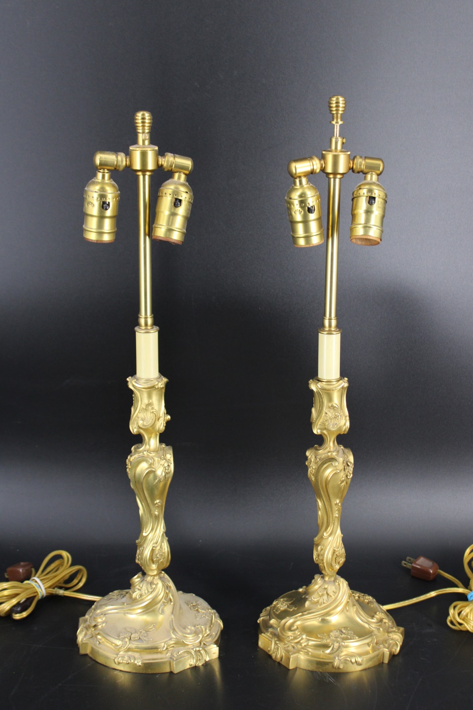 ANTIQUE PAIR OF LOUIS XV STYLE