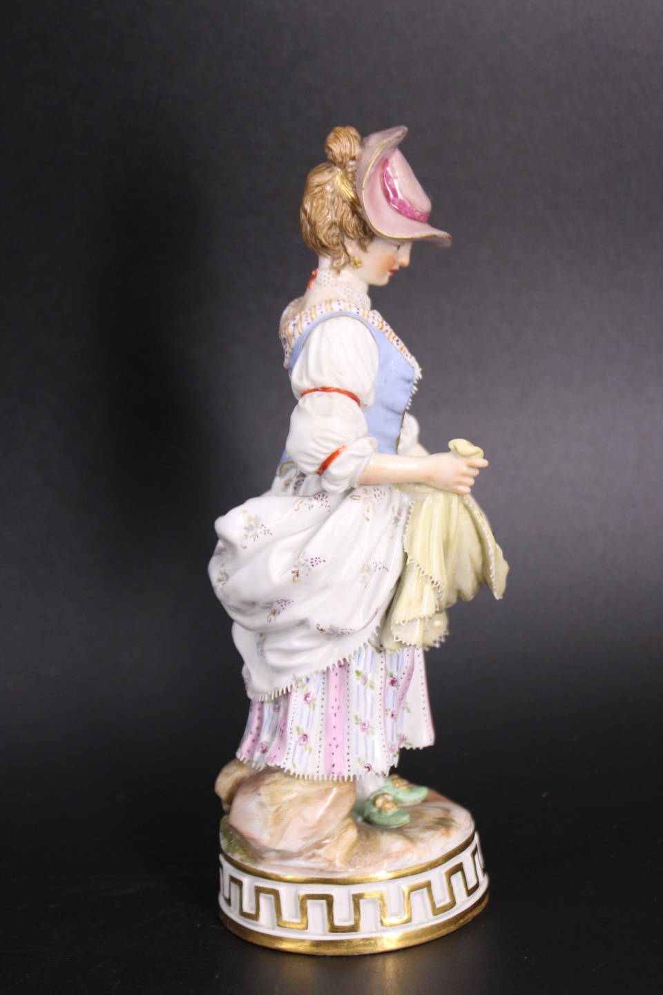 MEISSEN SIGNED PORCELAIN FIGURE 3ba888