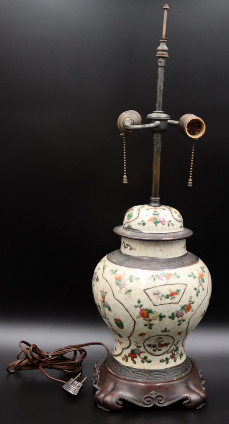 CHINESE ENAMEL DECORATED LIDDED URN